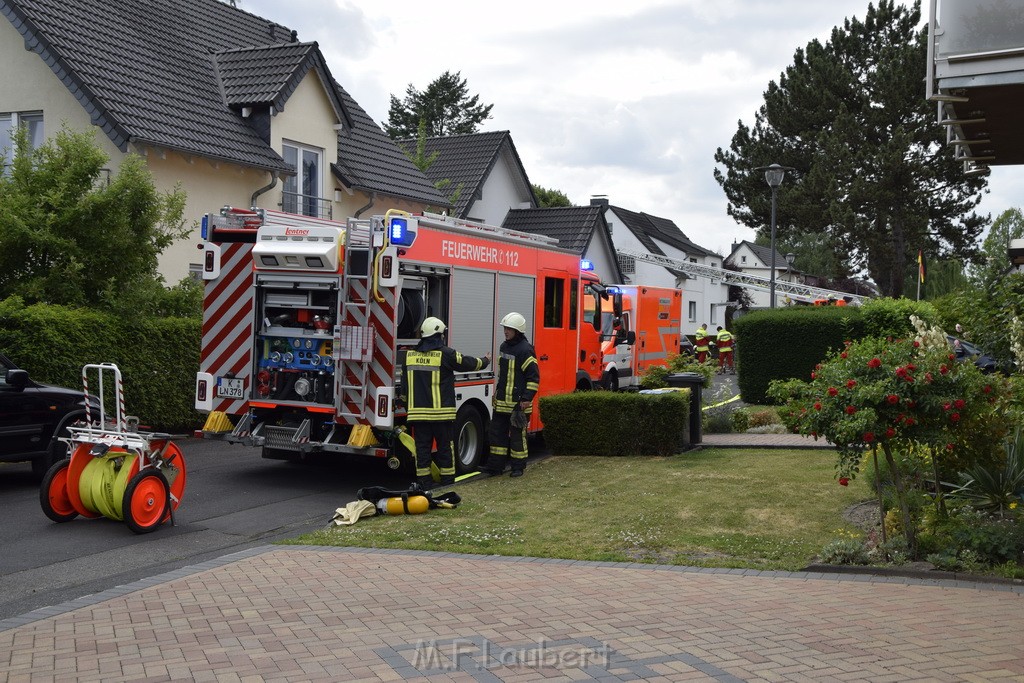 Feuer 2 Koeln Brueck Am Schildschen P22.JPG - Miklos Laubert